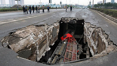 Sinkholes  on Http   News Sky Com Sky News Content Staticfile Jpg 2011 May Week4