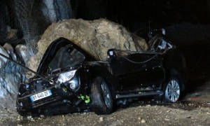 http://www.metro.co.uk/news/889928-man-survives-after-20-tonne-boulder-drops-through-car-roof