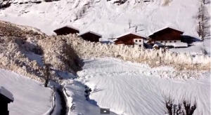 Three interesting new videos – a slow avalanche, a coastal rockslide and a quarry slide