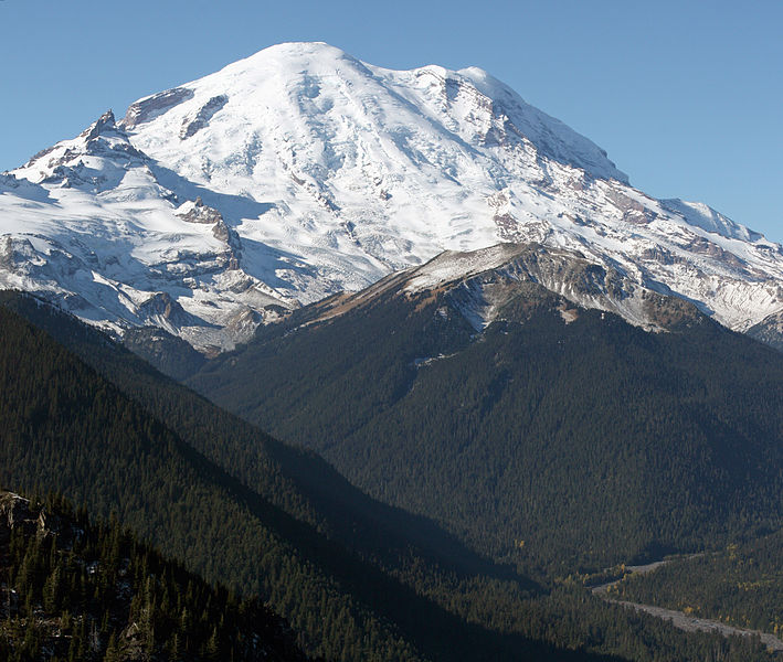 Glaciers on volcanoes like Mount Rainier generate swarms of low magnitude earthquakes that can be confused with those that often precede volcanic activity. (Credit: Walter Siegmund/Wikimedia Commons)