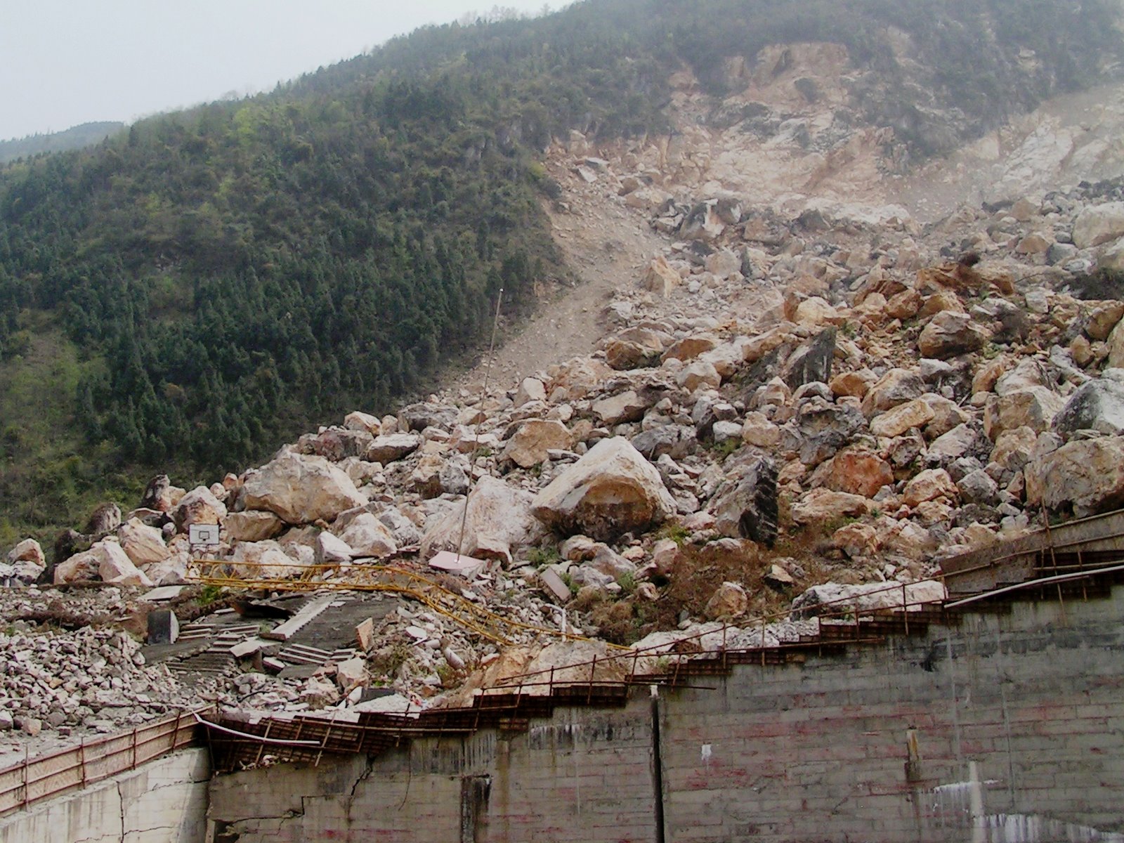 Почему землетрясение в горах