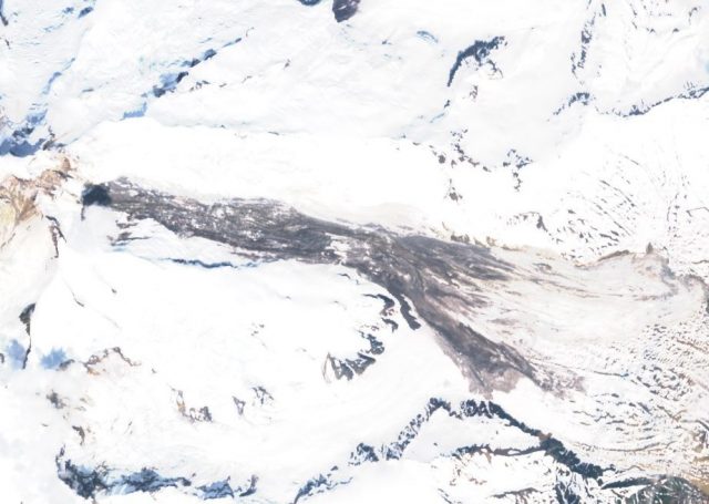 Mount Iliamna: a large landslide in Alaska on 20th June 2019