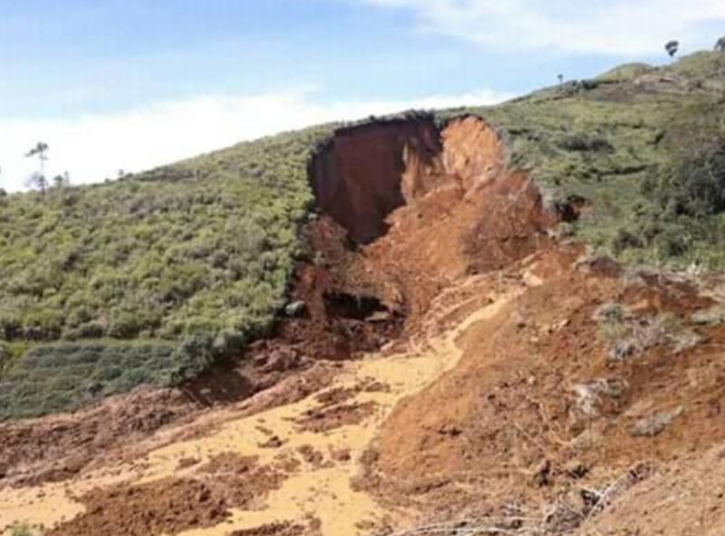 Tendepo: the scar of the major landslide