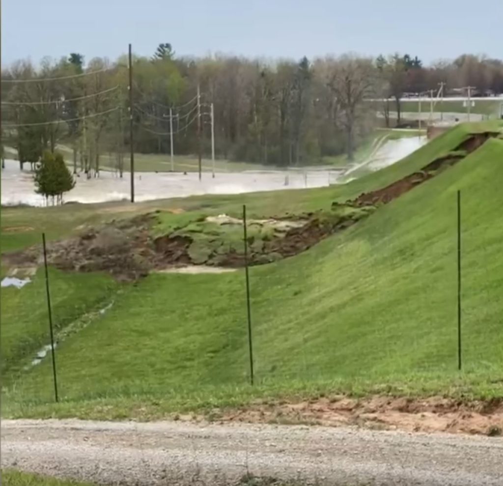 Edenville Dam failure the astonishing video of the collapse sequence