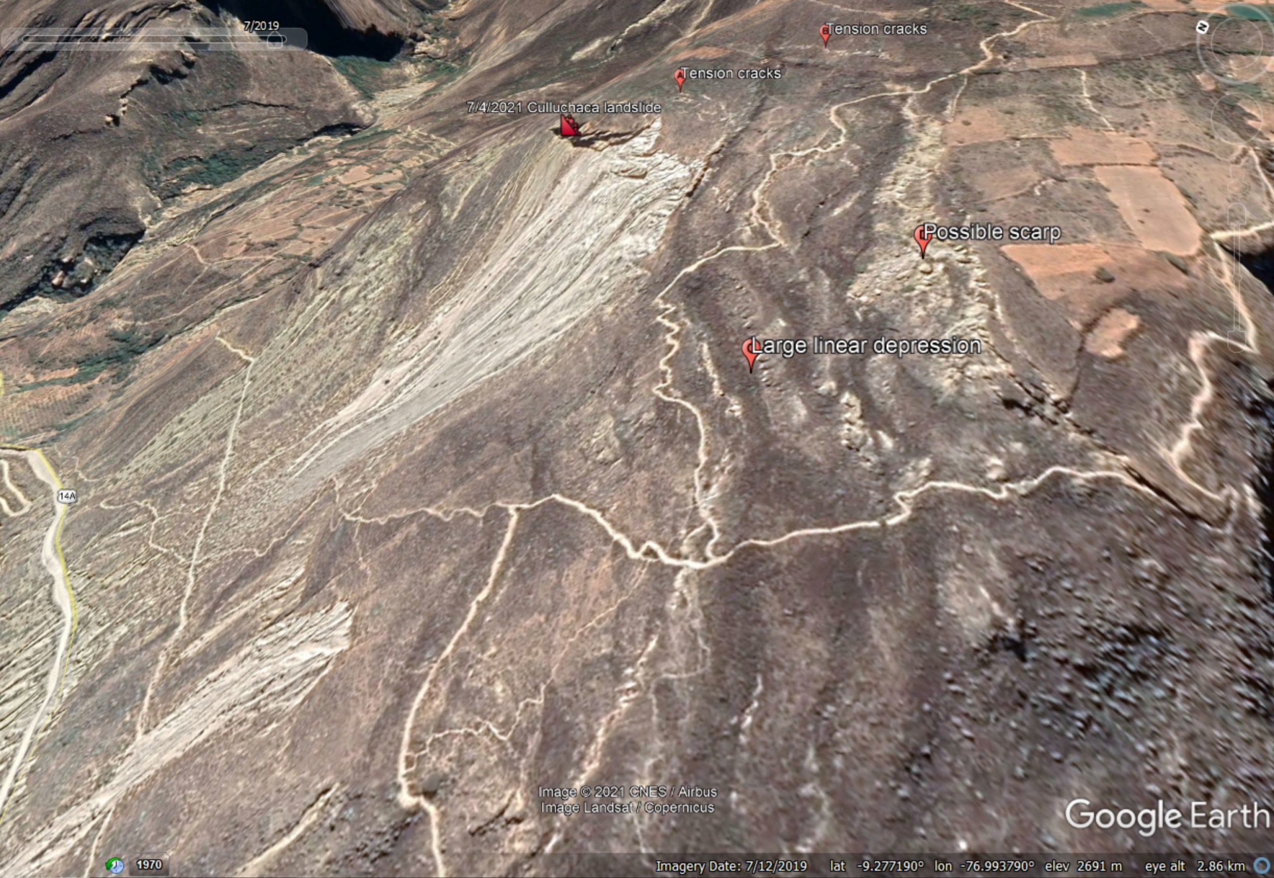 Google Earth view of features at the crest of the landslide close to Culluchaca in Peru. 