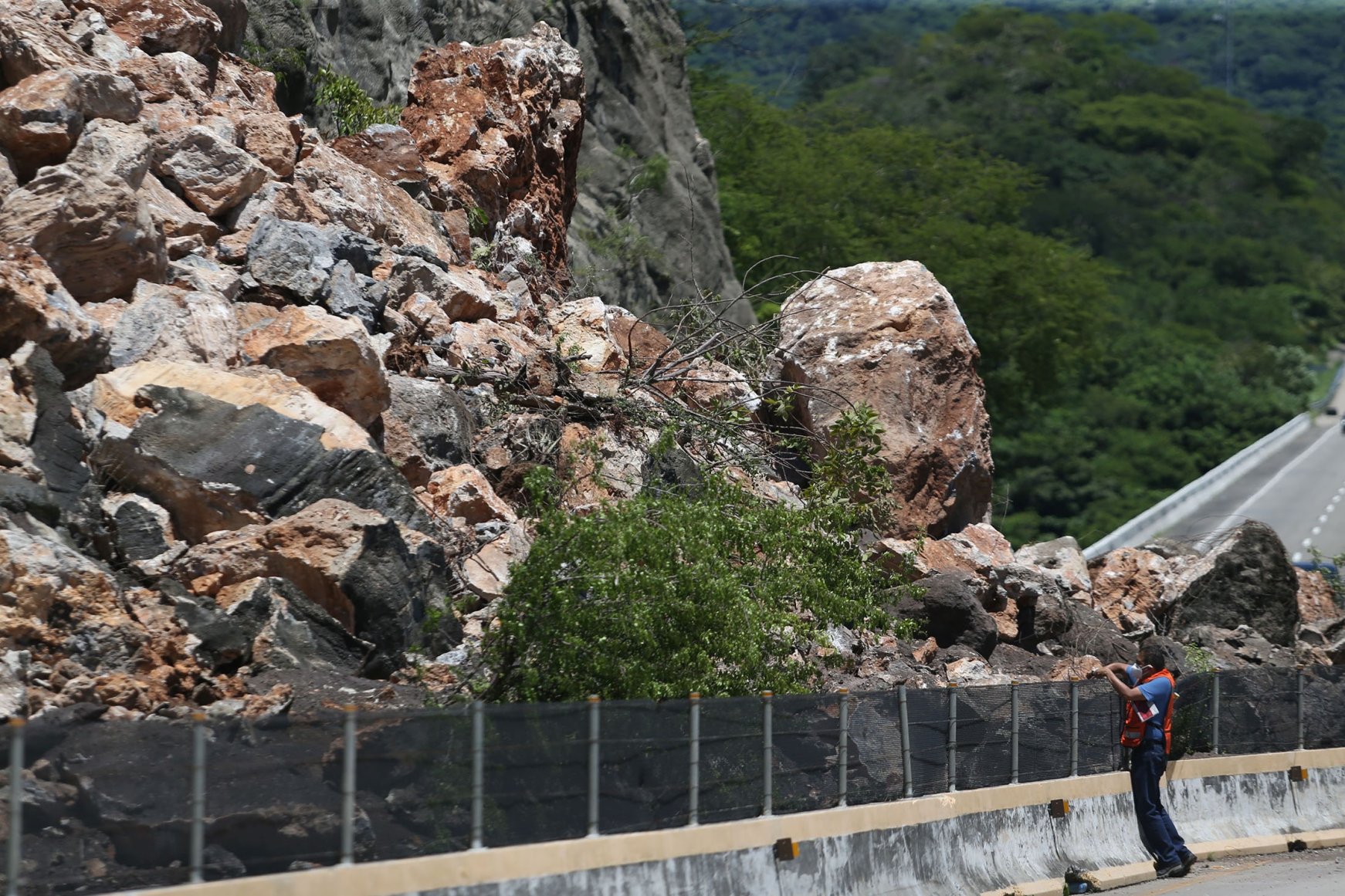 A major rockslide on a highway, triggered by the 7 September 2021 M=7.1 Guerrero earthquake in Mexico.  Image by Reuters via the Daily Sabah.