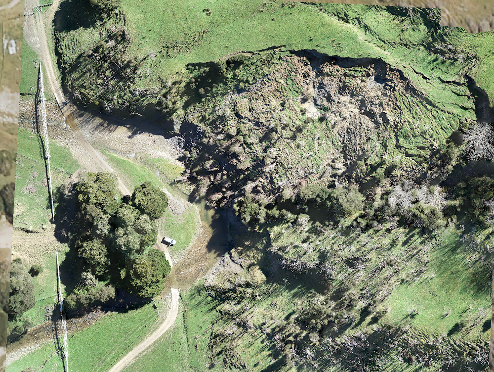 A vertical aerial photograph of the new landslide near to Gisborne in New Zealand.  Image courtesy of Dr Murry Cave.