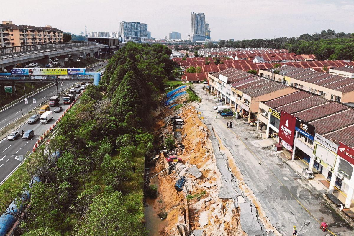 The aftermath of the landslide at Seri Kembangan in Kuala Lumpur, Malaysia.