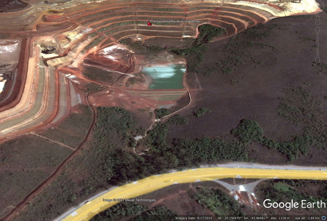 Google Earth image of the site of the 8 January 2022 landslide at Pau Branco.