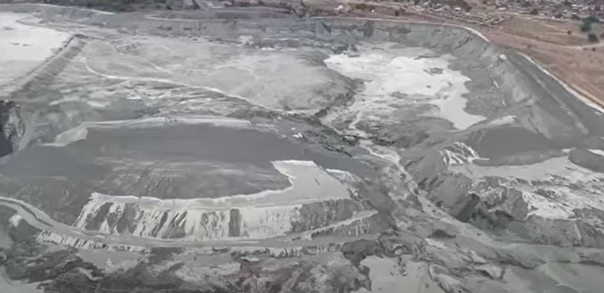 An aerial image of the site of the Jagersfontein tailings dam failure. 