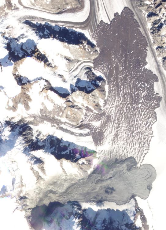 Satellite image of the two rock avalanche deposits at Lamplugh Glacier, collected on 18 September 2022. 
