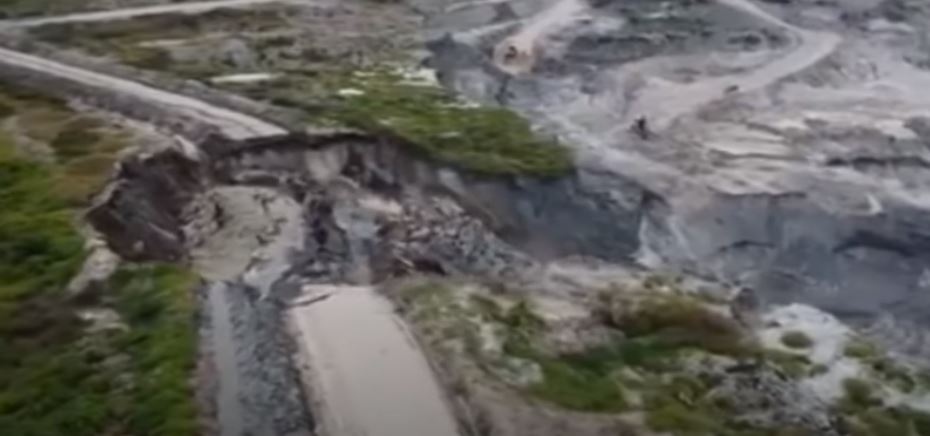 Failure of the 5 September 2022 landslide at Labohan Dagang.