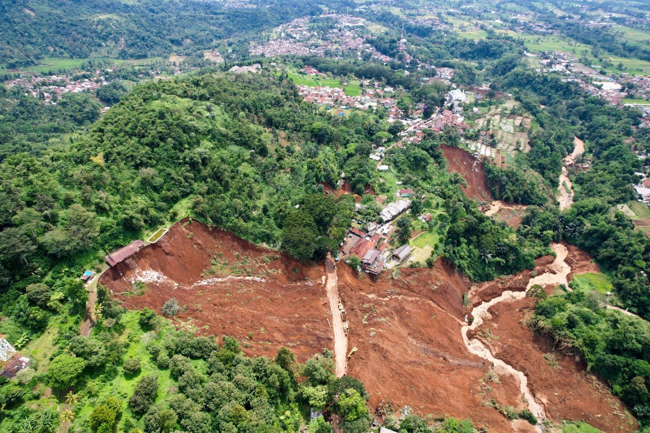 Landslides close to Cugenang, triggered by the 2022 West Java earthquake. 