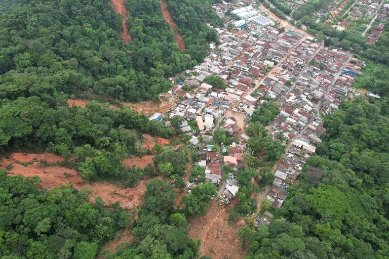 Drone image of the aftermath of landslides in Vila Sahy in São Sebastião, São Paolo. 