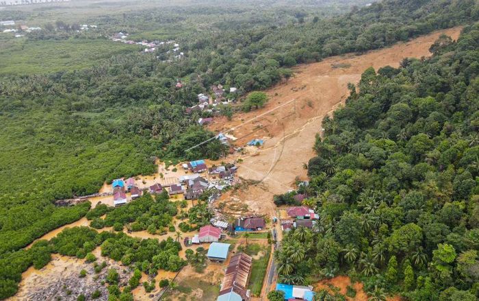 The lower portions of  the 6 February 2023 landslide at Natuna in Indonesia.  
