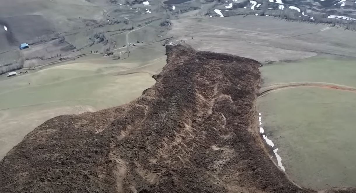 The track of the 22 March 2023 landslide at Karl-Marx in Jalpak-Tash rural municipality in Kyrgyzstan.