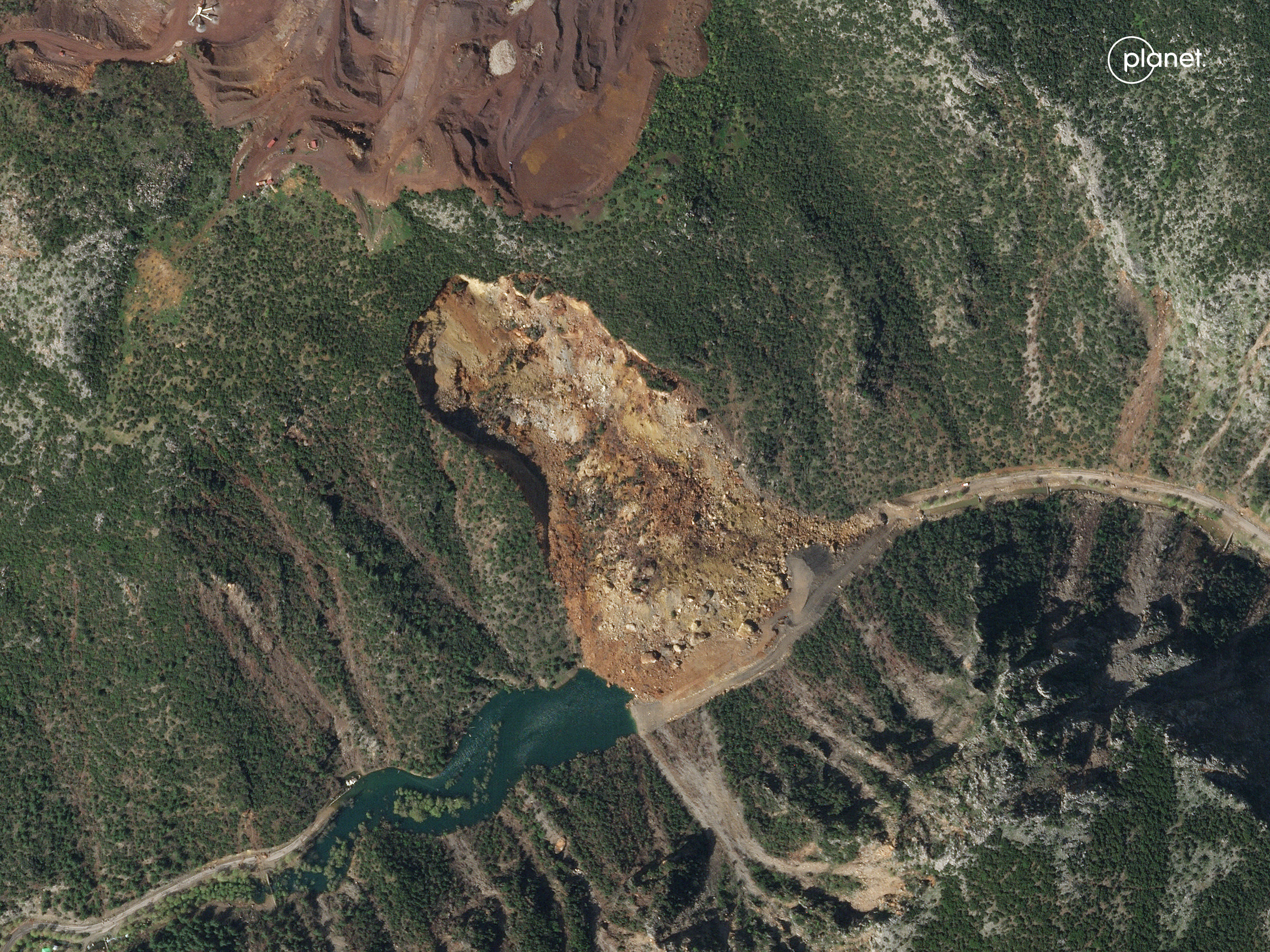 Satellite image of the valley-blocking landslide near Islahiye, Turkey. 