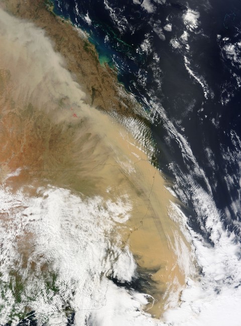 The outline of the Queensland Coast is visible, so you can see how thick the dust was. The dust cloud eventually reached New Zealand!